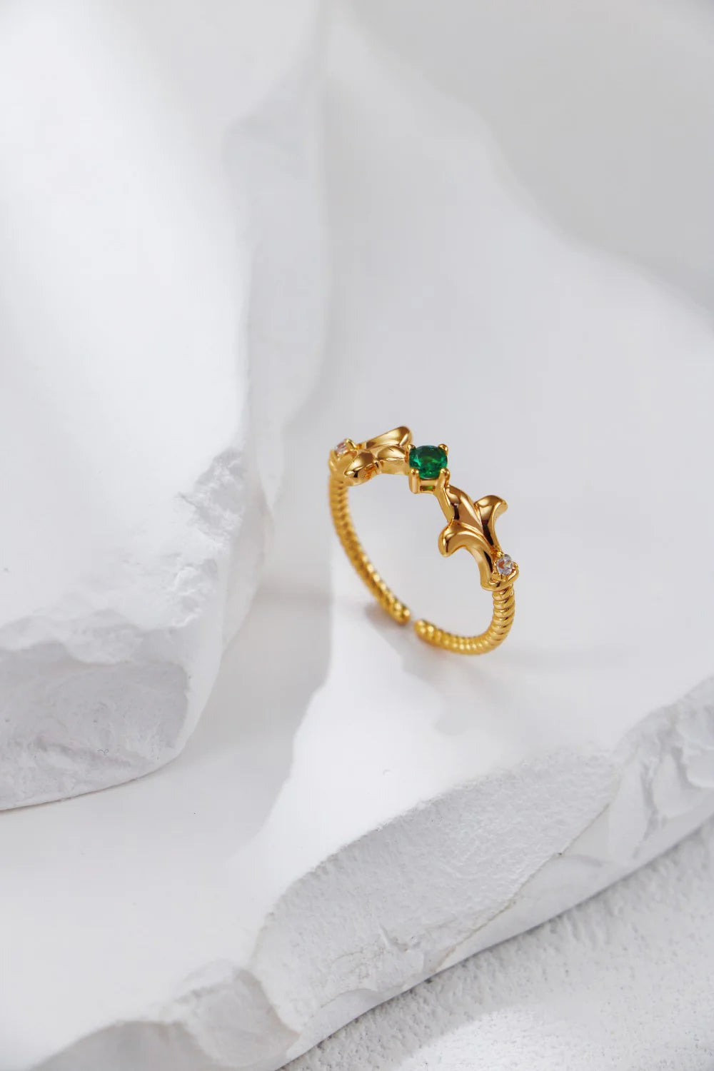 Fashionable Green Zirconia Ring