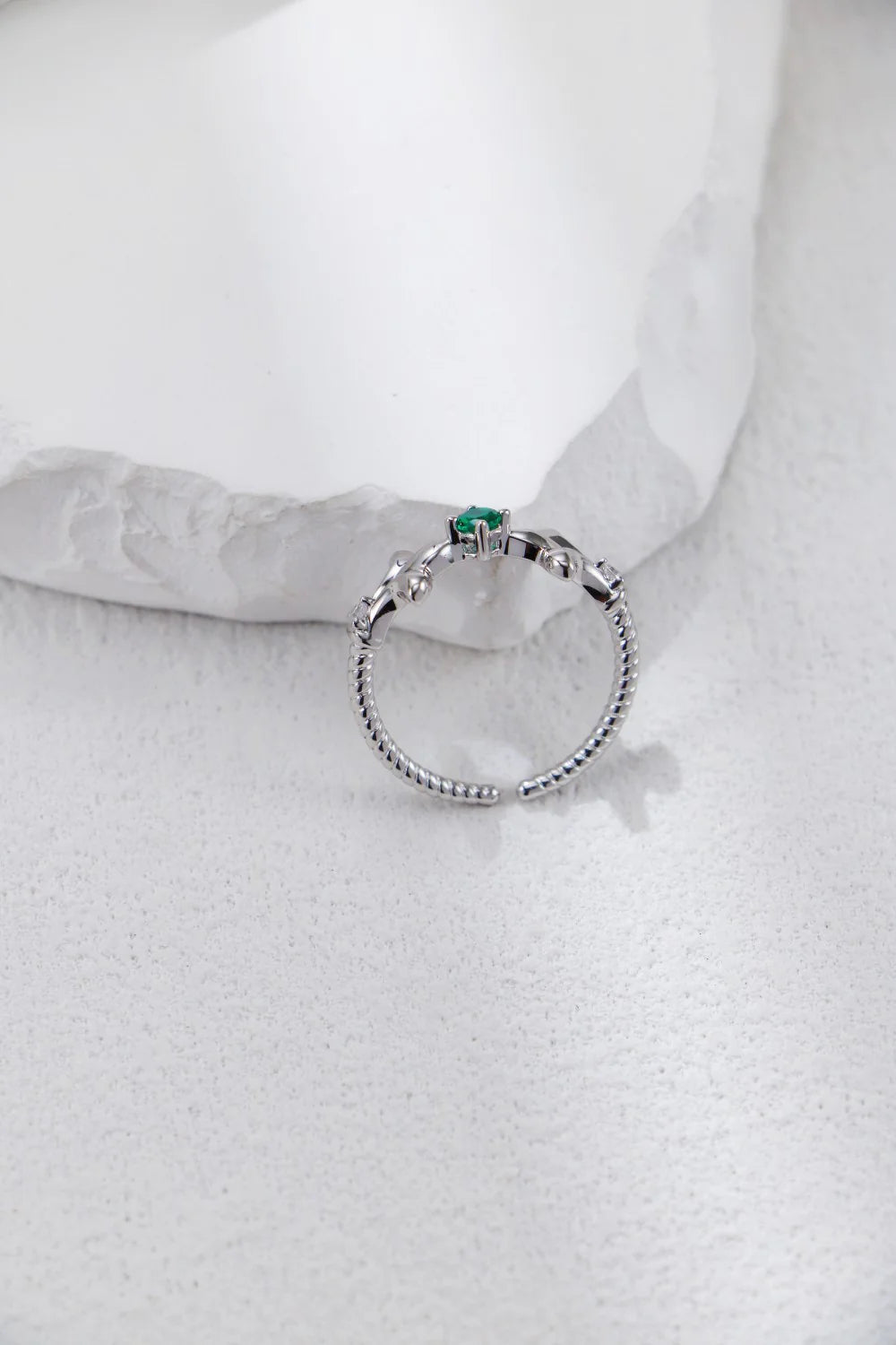 Fashionable Green Zirconia Ring