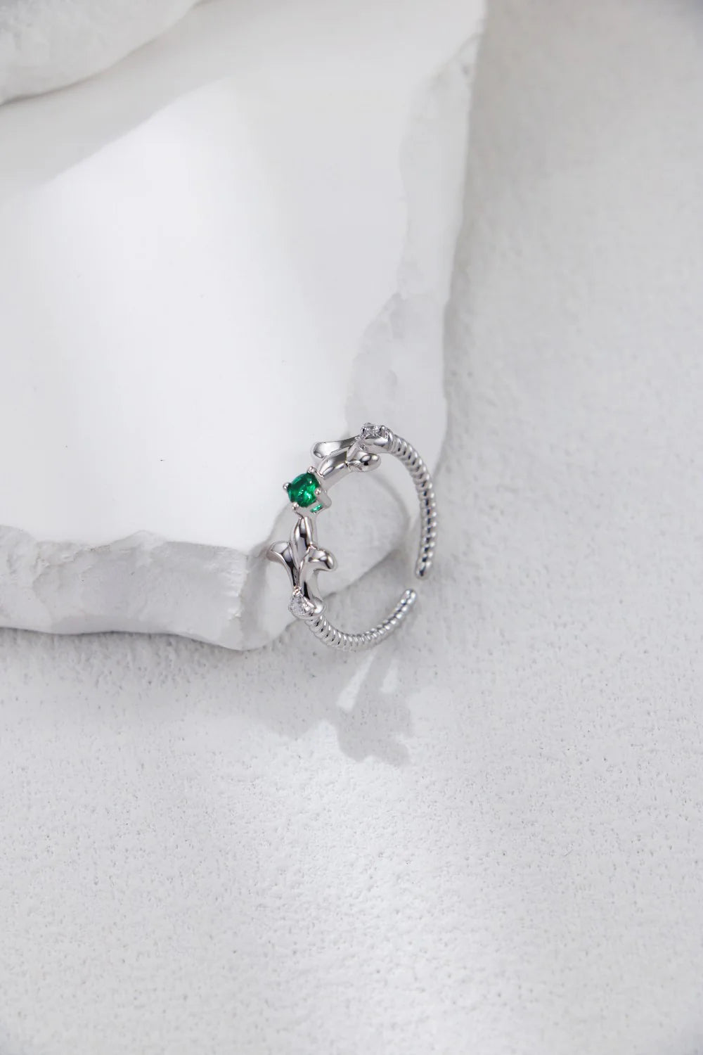 Fashionable Green Zirconia Ring