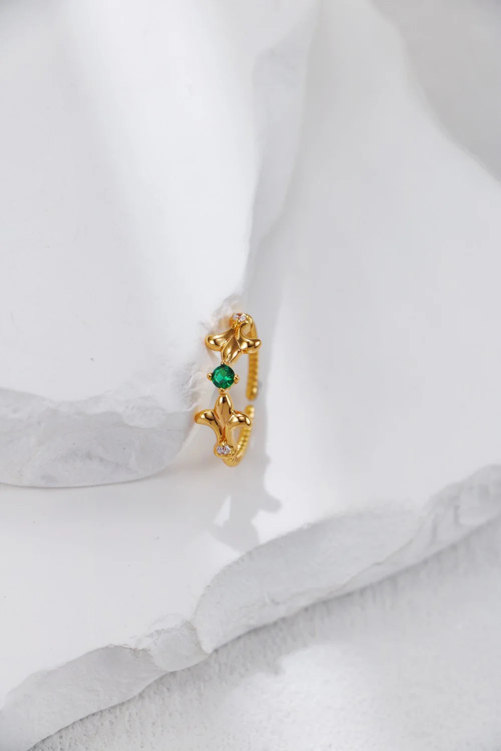 Fashionable Green Zirconia Ring